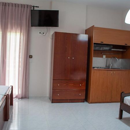 Mokos Rooms Perdika  Buitenkant foto