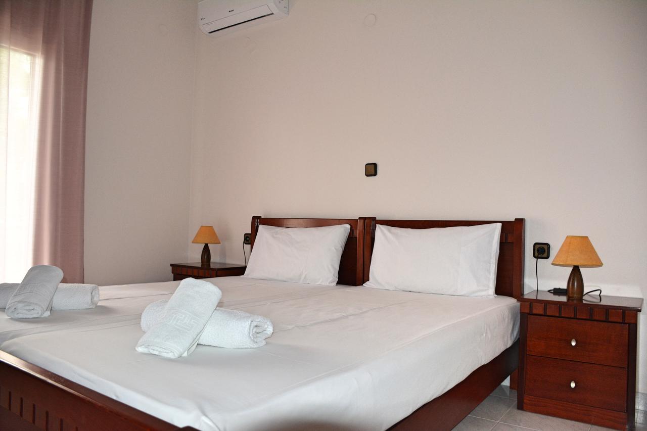 Mokos Rooms Perdika  Buitenkant foto
