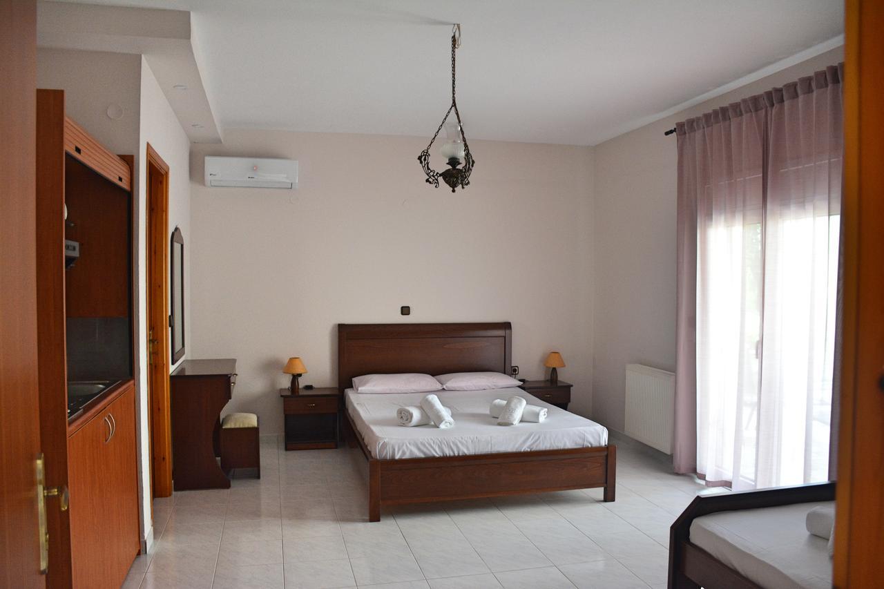 Mokos Rooms Perdika  Buitenkant foto